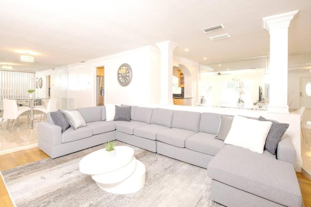 Stunning Lake-Front Villa With Pool & Spa Pembroke Pines Zewnętrze zdjęcie